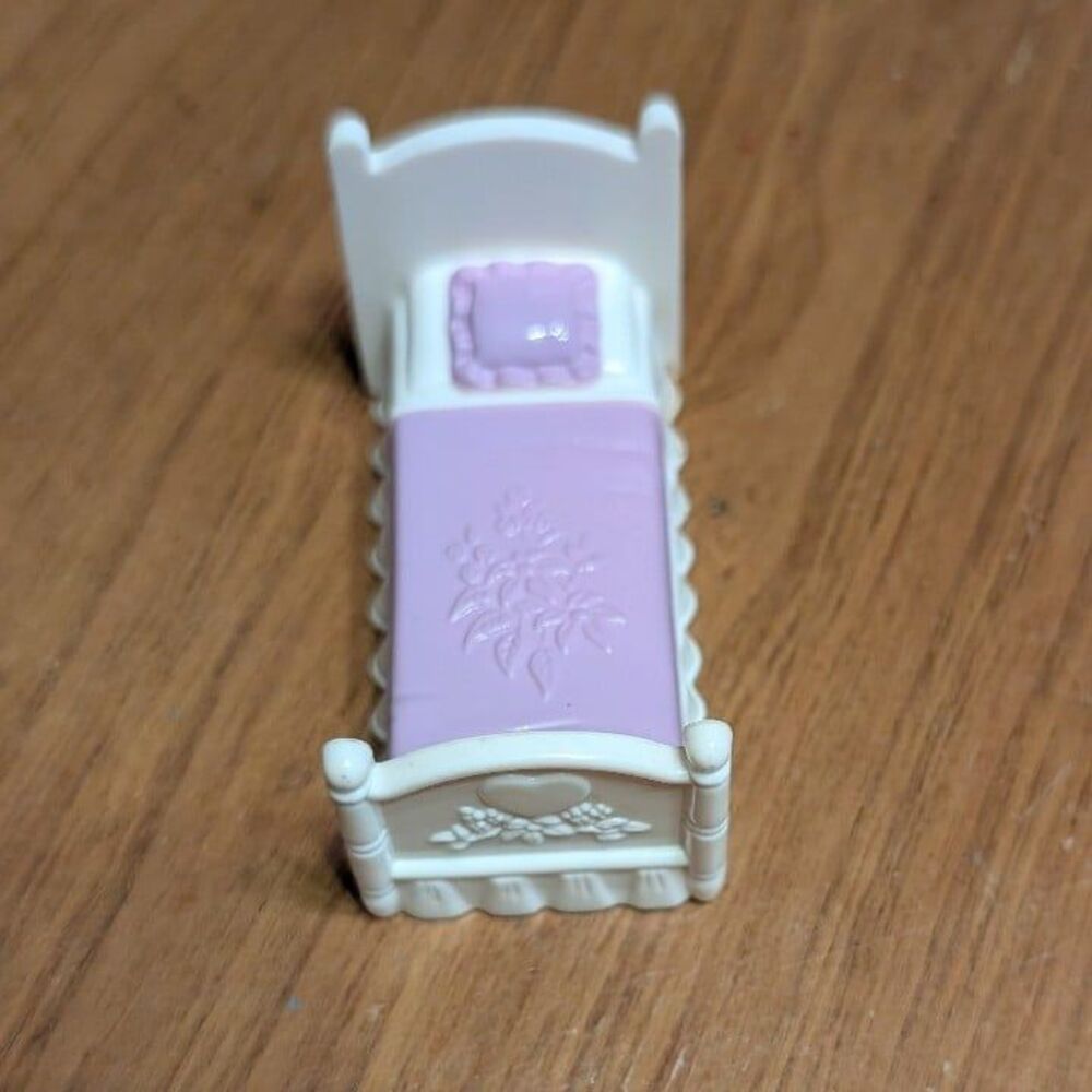 Vintage Y2K 2001 Fisher Price Sweet Streets Dollhouse Purple & White Single Bed